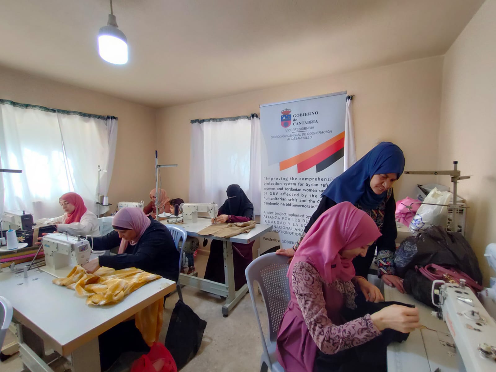  تحسين نظام الحماية الشامل للاجئات السوريات والأردنيات الناجيات من العنف القائم على النوع الاجتماعي والمتأثرات بالأزمة الإنسانية السورية ووباء COVID-19 في محافظة إربد.